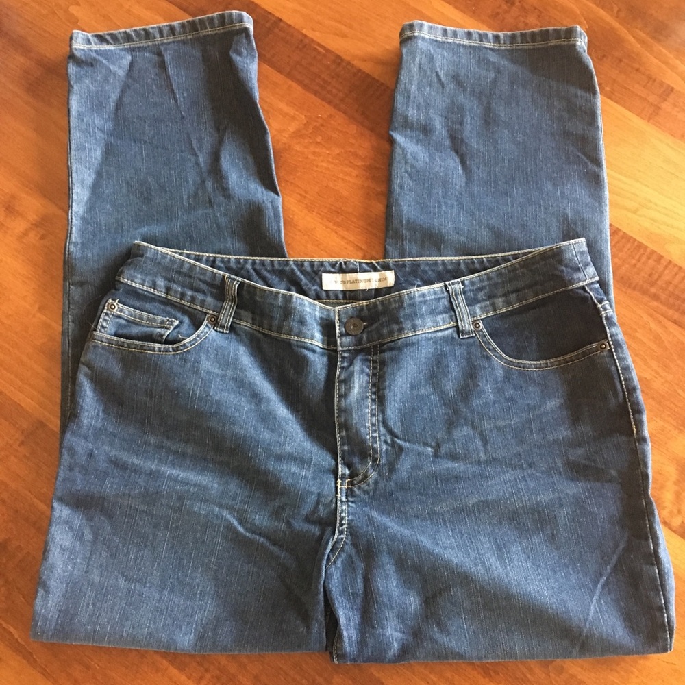 Chico’s size 3 SHORT jeans